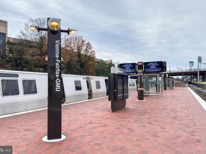 10155 Oakwood Chase Court, Oakton VA 22124