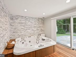 3100 N Monroe Street, Arlington VA 22207