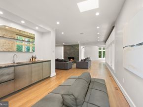 3100 N Monroe Street, Arlington VA 22207