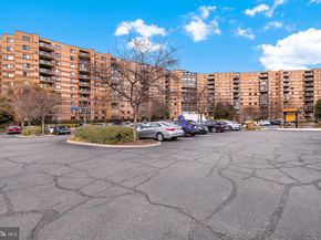 8380 Greensboro Drive 221, Mclean VA 22102