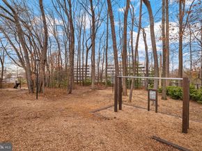 8380 Greensboro Drive 221, Mclean VA 22102