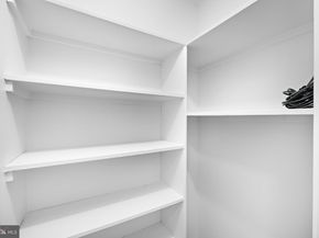 8380 Greensboro Drive 221, Mclean VA 22102