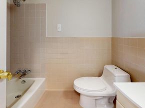 5340 Holmes Run Parkway 1215, Alexandria VA 22304