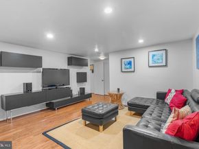 639 Pine Street, Philadelphia PA 19106