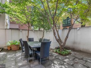 639 Pine Street, Philadelphia PA 19106
