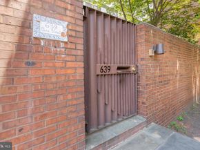 639 Pine Street, Philadelphia PA 19106