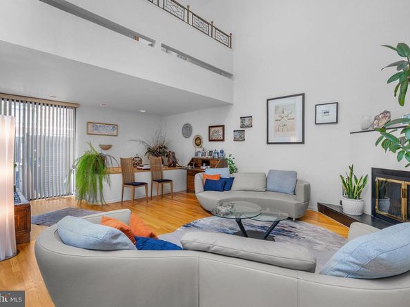 639 Pine Street, Philadelphia PA 19106