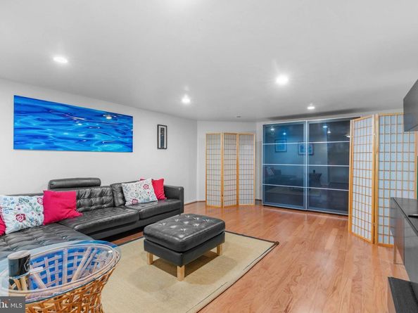 639 Pine Street, Philadelphia PA 19106