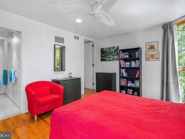 639 Pine Street, Philadelphia PA 19106