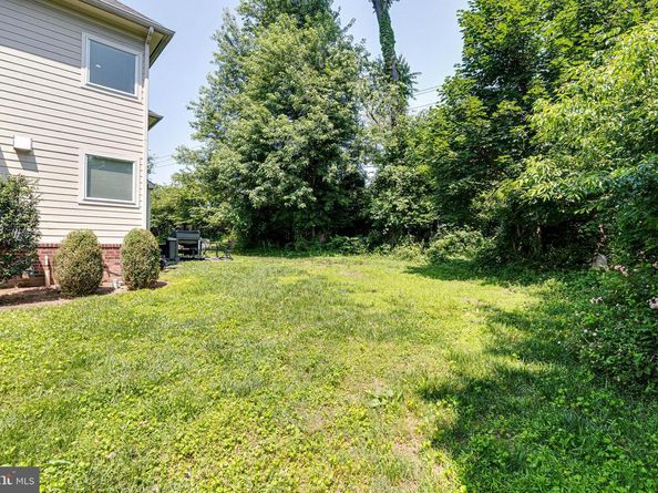 10002 Courthouse Road, Vienna VA 22181