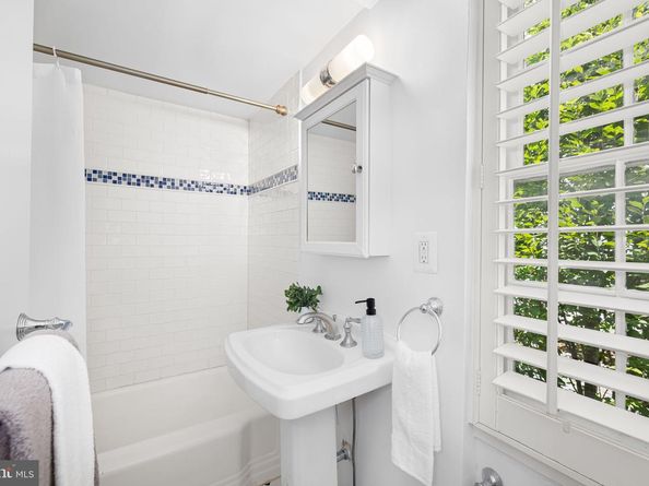 1653 35TH Street NW, Washington DC 20007