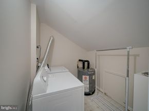 2233 Lovedale Lane UNIT I, Reston VA 20191