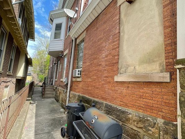 5809 Chew Avenue, Philadelphia PA 19138