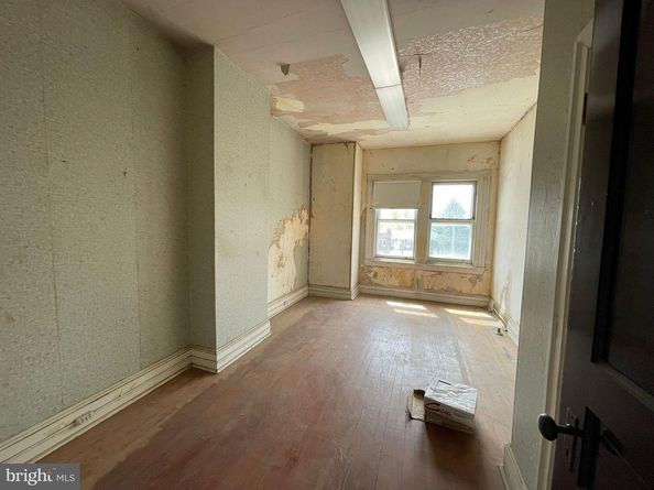 5809 Chew Avenue, Philadelphia PA 19138