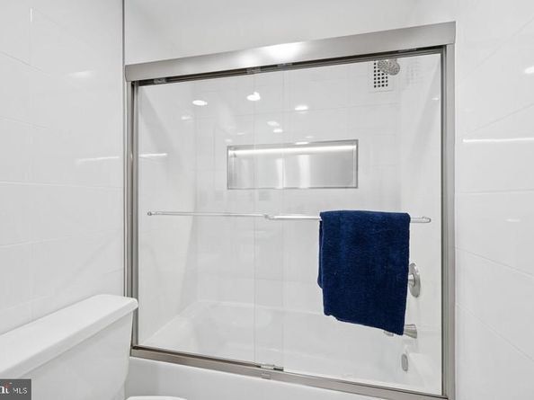 3001 Veazey NW 116, Washington DC 20008
