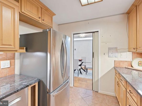 3001 Veazey NW 116, Washington DC 20008