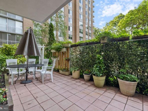 3001 Veazey NW 116, Washington DC 20008