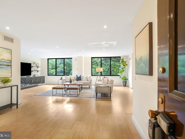 5225 Pooks Hill Road 520N, Bethesda MD 20814