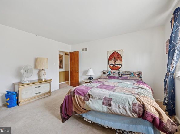 662 S Oak Avenue, Secane PA 19018