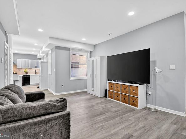 4120 14TH Street NW 33, Washington DC 20011