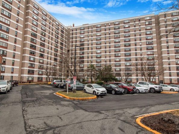 4600 Duke Street 1602, Alexandria VA 22304