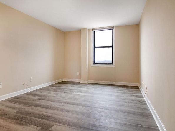 4600 Duke Street 1602, Alexandria VA 22304