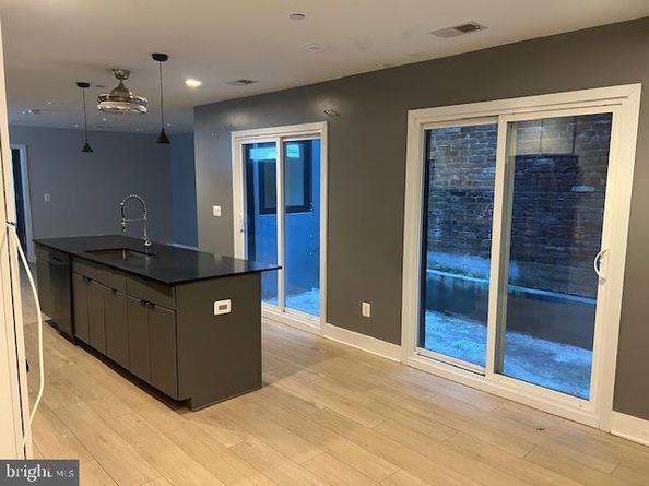 615 15TH Street NE 1, Washington DC 20002