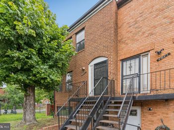 4647 6TH Street SE