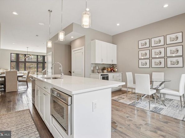 4584 Riverside Way, Philadelphia PA 19127