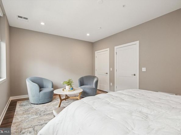 4584 Riverside Way, Philadelphia PA 19127