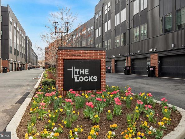 4584 Riverside Way, Philadelphia PA 19127