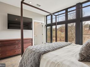 4584 Riverside Way, Philadelphia PA 19127