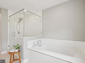 4584 Riverside Way, Philadelphia PA 19127