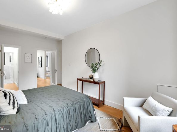 1010 25TH Street NW 405, Washington DC 20037