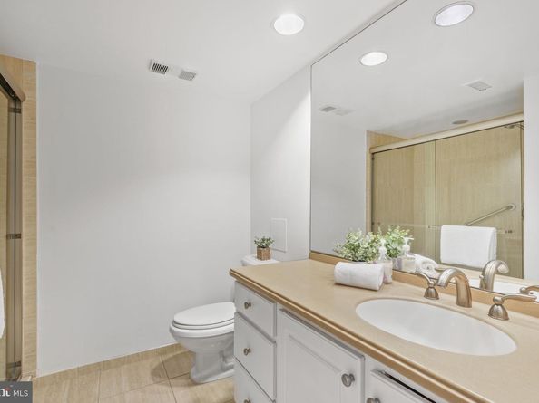 4550 N Park Avenue 311, Chevy Chase MD 20815