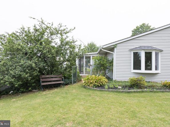 5 Sweetbriar Lane, Levittown PA 19055