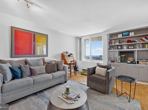 604 S Washington Square 2609, Philadelphia PA 19106