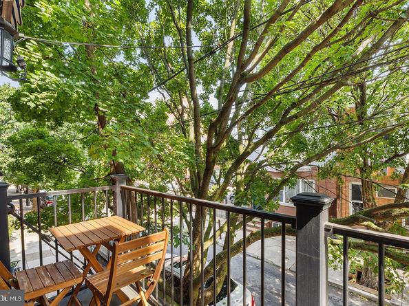 908 Greenwich Street, Philadelphia PA 19147