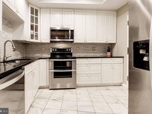 1101 S Arlington Ridge Road 106, Arlington VA 22202