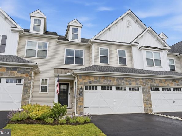 68 Parry Way, Ivyland PA 18974