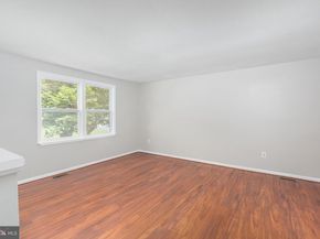 12821 Longleaf Lane, Herndon VA 20170