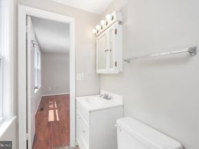 12821 Longleaf Lane, Herndon VA 20170