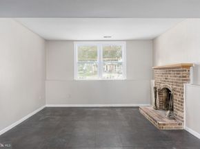 12821 Longleaf Lane, Herndon VA 20170