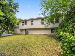 12821 Longleaf Lane, Herndon VA 20170