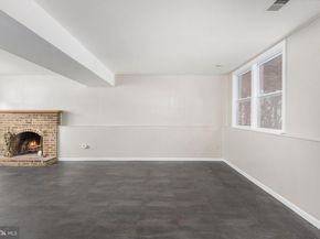 12821 Longleaf Lane, Herndon VA 20170