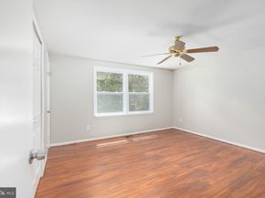 12821 Longleaf Lane, Herndon VA 20170