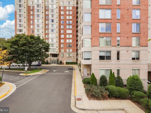 2726 Gallows Road 1506, Vienna VA 22180