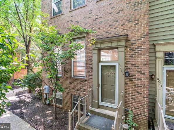 6013 Riddle Walk, Alexandria VA 22312