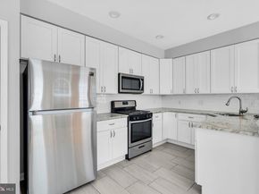 6013 Riddle Walk, Alexandria VA 22312