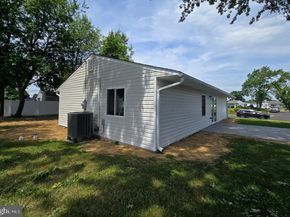 10 Linden Lane, Levittown PA 19054